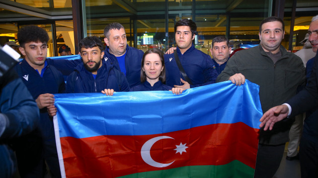 Azerbaycanlı sporcular Bakü'ye geldi. 