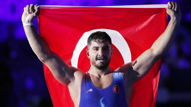 Milli güreşçimiz Taha Akgül, 10. kez Avrupa Şampiyonu oldu.