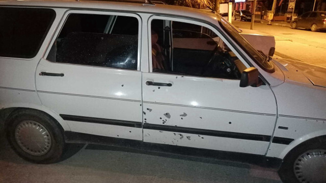 Aydın'da ateş açılan otomobilin sürücüsü yaralandı.