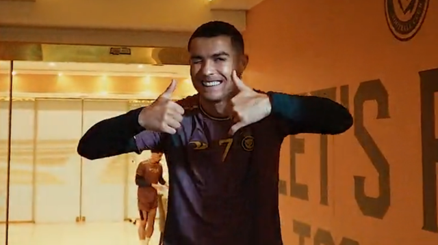 Ronaldo'nun oldukça neşeli olduğu görüldü.