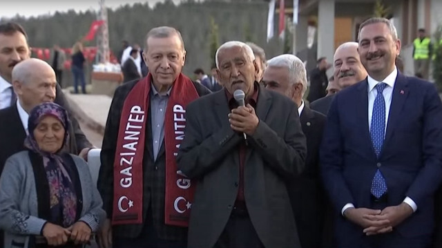 Gaziantep'te Cumhurbaşkanı Erdoğan'dan mikrofonu alan depremzede vatandaş muhalefetin algılarına tepki gösterdi.