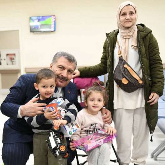 Sağlık Bakanı Koca'dan İstanbul'daki hastanelere bayram ziyareti