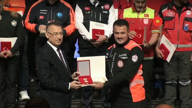 Ümraniye Belediyesi Sivil Savunma Arama Kurtarma Ekibi Devlet Üstün Hizmet Fedakârlık Madalyası’yla ödüllendirildi 