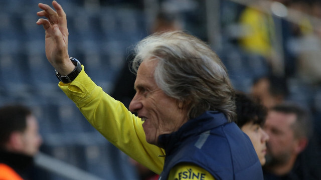 Jorge Jesus, sezon başında Fenerbahçe ile 1 yıllık sözleşme imzalamıştı.