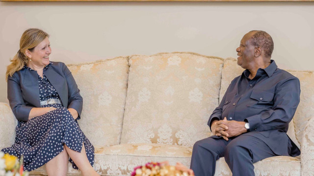 Le Président de la République, S.E.M Alassane OUATTARA et la Présidente de l’Assemblée Nationale Française, Mme Yaël Braun-Pivet. Crédit Photo: Site Officiel de la présidence de la République de Côte d'Ivoire.