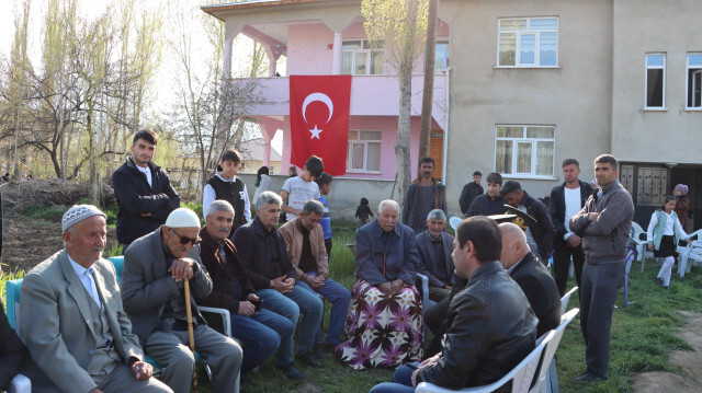 Şehit Muhammed Kocak'ın Van'da yaşayan ailesine acı haber verildi. 