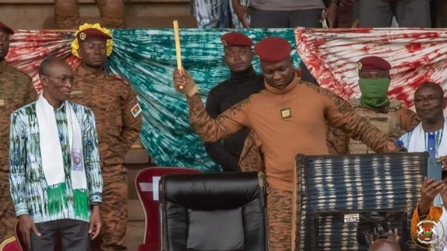 Le capitaine Ibrahim Traoré lorsqu'il a donné les trois coups de gong à l'inauguration de la Semaine de la culture. Crédit Photo: APA News