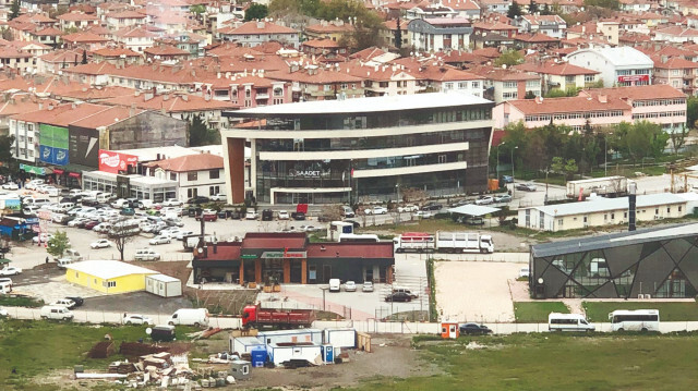 7’li Masa’nın ortak adayının açıklandığı gün Saadet Partisi Genel Merkezi’ne asılan dev Kılıçdaroğlu posteri indirildi. 