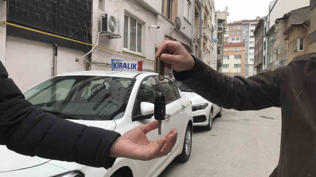 'Dolandırılmak istemeyen vatandaşların araç kiralayan firmalarla yüz yüze gelip rezervasyon yaptırmaları daha doğru.'