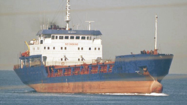 Yabancı bandıralı yük gemisi, Antalya açıklarında battı. 