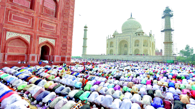 Hindistan Müslüman tarihini siliyor