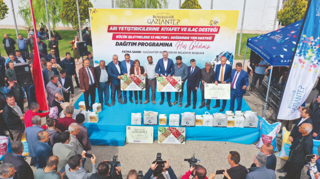 Gaziantep Büyükşehir Belediyesi üreticiye katkıda bulundu.