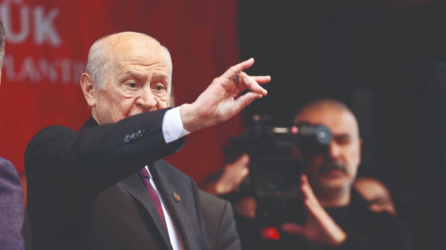 MHP Genel Başkanı Devlet Bahçeli, Türkiye muhaliflerinin kalın maskesinin 14 Mayıs’ta yırtılıp atılacağını belirtti.