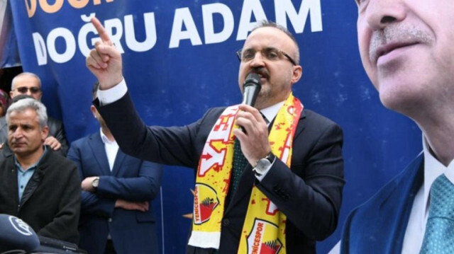 AK Parti Grup Başkanvekili Bülent Turan, Çanakkale'nin Bayramiç ilçesinde partililer ve vatandaşlarla bir araya geldi.
