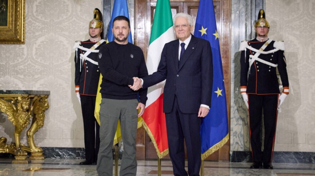 Le Président italien, Sergio Mattarella et son homologue ukrainien Volodymyr Zelensky. Crédit photo: STRINGER