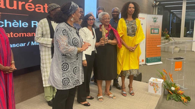 Michèle Rakotoson, lors de la réception du Prix. Crédit photo: Fondation Orange - Twitter