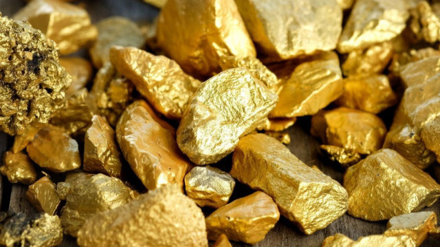 الذهب يفتح على ارتفاع وسط عزوف المستثمرين عن المخاطرة