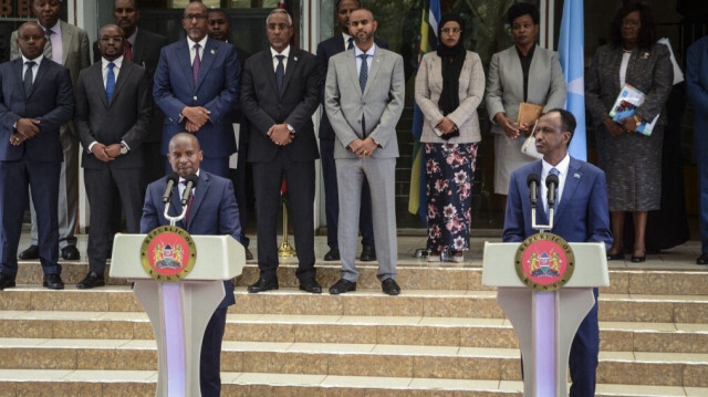 Le ministre kenyan de l'Intérieur, Kithure Kindiki (G) et le ministre somalien de la Sécurité intérieure, Mohamed Ahmed Sheikh Ali (D). Crédit Photo: AFP