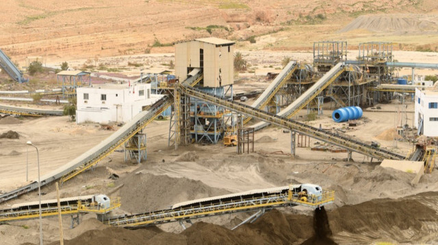 Une vue de l'usine de production de phosphate à Kef Eddour, dans la région minière de Metlaoui, l'un des principaux sites miniers du centre de la Tunisie. Crédit Photo: FETHI BELAID / AFP