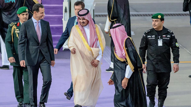 L'émir adjoint de La Mecque, le prince Badr bin Sultan bin Abdulaziz accueillant le président syrien Bashar al-Assad à Jeddah à la veille du sommet de la Ligue arabe. Crédit Photo: SPA / AFP
