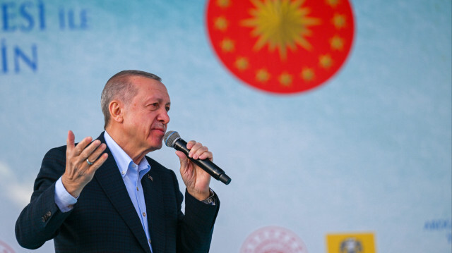 Cumhurbaşkanı Recep Tayyip Erdoğan, Konya Kılıçarslan Meydanı'nda, Karapınar Güneş Santrali, Bozkır Barajı ve Abdülhamit Han Caddesi ile yapımı tamamlanan diğer projelerin toplu açılış törenine katılarak konuşma yaptı.