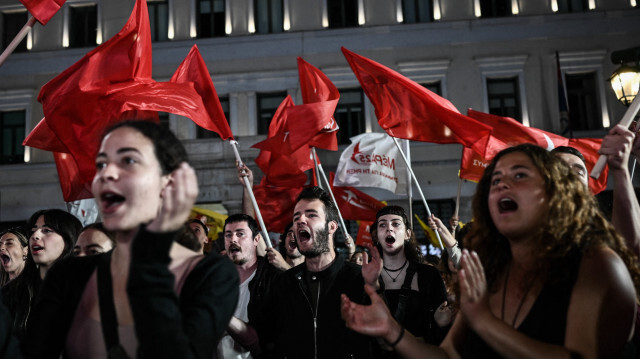 Des partisans du parti de gauche MERA25 se rassemblent lors du principal rassemblement de la campagne électorale du parti à Athènes le 19 mai 2023, avant les élections générales prévues pour le 21 mai à Athènes. Crédit Photo: Spyros Bakalis / AFP

