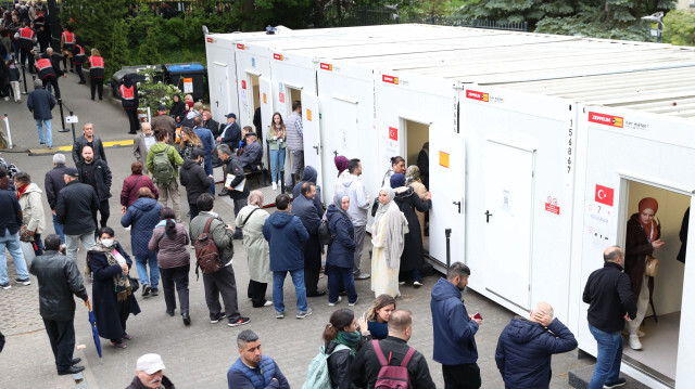 Dans la capitale Berlin, les citoyens ont formé de longues files d'attente devant le centre électoral tôt dans la matinée ce 20 mai 2023. Crédit photo: AGENCE ANADOLU