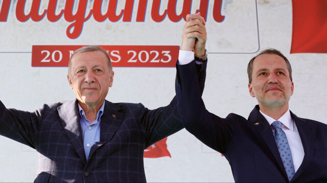Fatih Erbakan, Cumhurbaşkanı Erdoğan'ın da katılımıyla Adıyaman Eğitim ve Araştırma Hastanesi yanında kurulan K2B Konteyner Kent'teki etkinlik konuştu. 