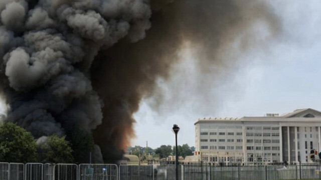 Une image générée par une IA montrant une explosion au Pentagone est brièvement devenue virale sur Twitter le 22 mai 2023. Crédit photo: Twitter