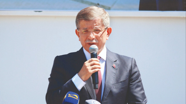Ahmet Davutoğlu.