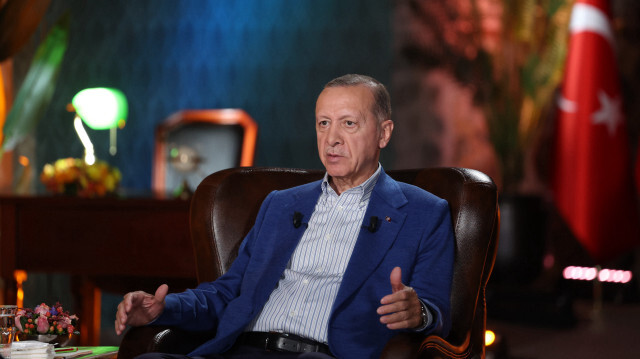 Cumhurbaşkanı Recep Tayyip Erdoğan, ATV, A HABER canlı yayınına katılarak gündeme ilişkin açıklamalarda bulundu.