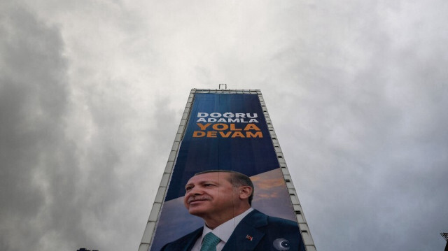 Une affiche sur laquelle apparaît le Président turc, Recep Tayyip Erdogan. Crédit photo: Adem ALTAN / AFP