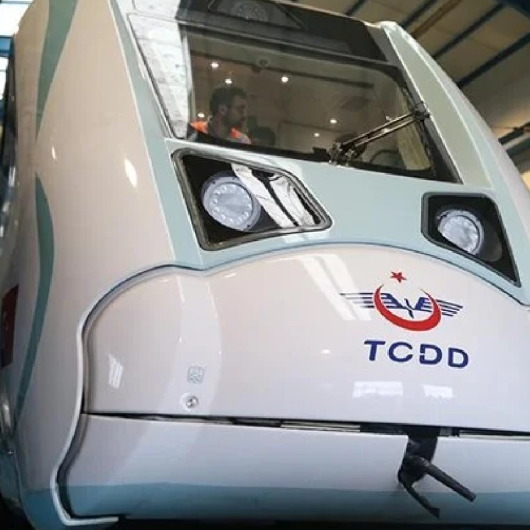 Bakan Karaismailoğlu duyurdu: Milli tren ilk kez yolcu taşımaya başlıyor