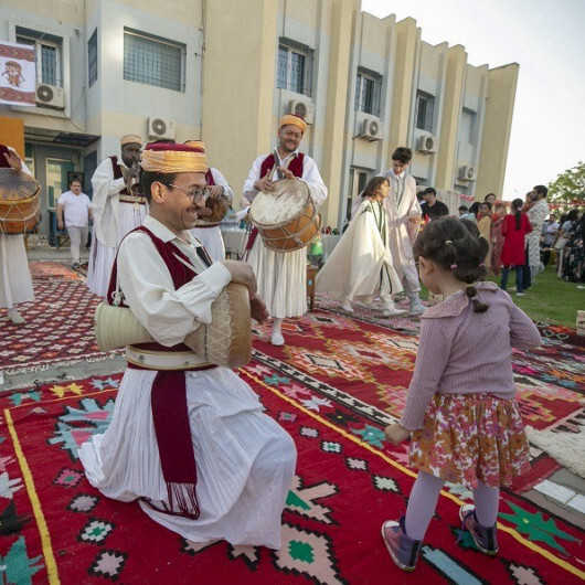 مدرسة "المعارف" التركية تحتفل باليوم الوطني للباس التقليدي التونسي
