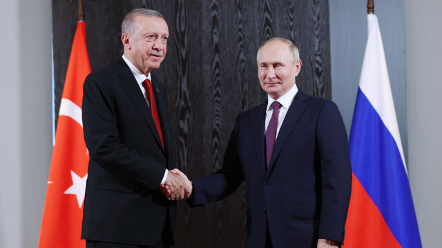 Vladimir Putin, Cumhurbaşkanı Erdoğan'ı arayarak tebrik etti.