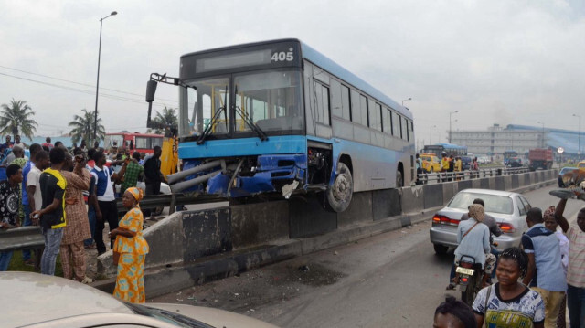  Gana'da otobüs kazasında 16 kişi yaşamını yitirdi.