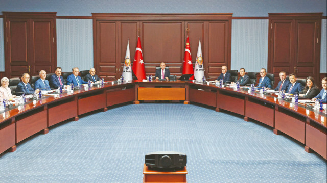 AK Parti TBMM grup yönetimi belli oldu.