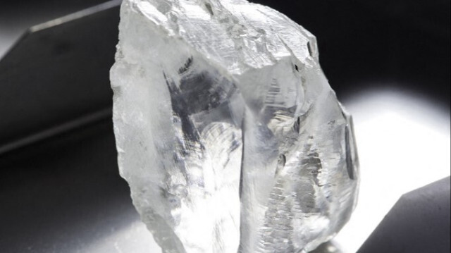 Une pierre blanche Cullinan, trouvée dans la mine de diamants à Pretoria en Afrique du Sud. Crédit photo: PHILIP MOSTERT / PETRA DIAMONDS LIMITED / AFP / ARCHIVE
