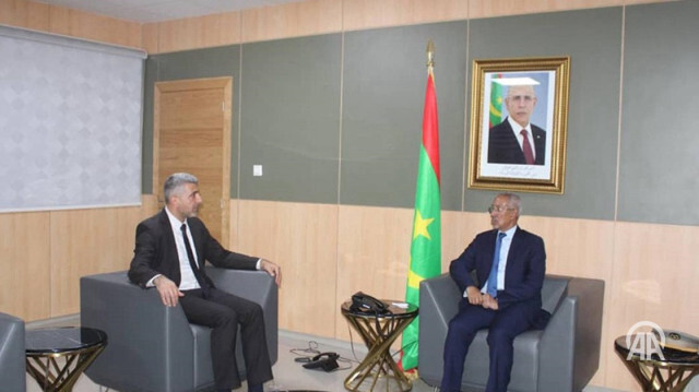 Le ministre mauritanien de la Défense, Hanena Ould Sidi, et l'ambassadeur de Türkiye à Nouakchott, Akif Menevse. Crédit Photo: AA
