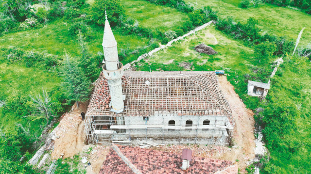 Kurucuova Camii’nin restorasyonu başladı.