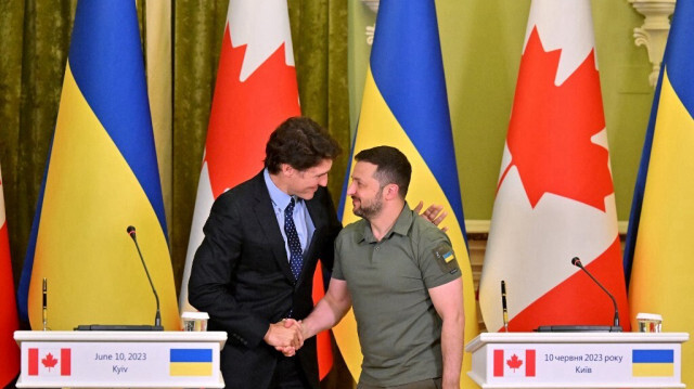 Le Président ukrainien, Volodymyr Zelensky et le Premier ministre canadien, Justin Trudeau. Crédit photo: Sergei SUPINSKY / AFP