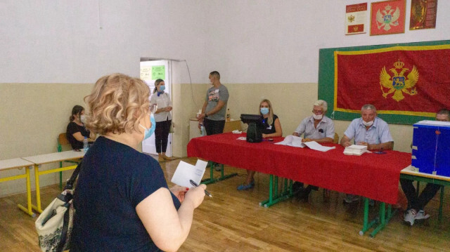 Karadağ'da erken genel seçimlerde oy kullanma işlemi başladı.