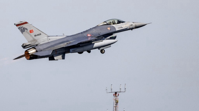 Un avion de combat F-16 de l'armée de l'air turque décolle lors de l'exercice Air Defender 2023 à l'aéroport militaire de Jagel, dans le nord de l'Allemagne. Crédit photo: AXEL HEIMKEN / POOL / AFP
