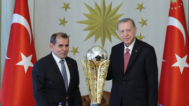 Galatasaray Başkanı Dursun Özbek ile Cumhurbaşkanı Recep Tayyip Erdoğan