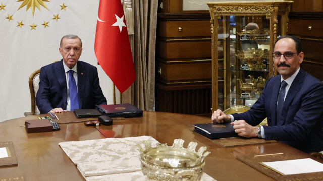 Cumhurbaşkanı Recep Tayyip Erdoğan Milli İstihbarat Teşkilatı (MİT) Başkanı İbrahim Kalın'ı ağırladı.