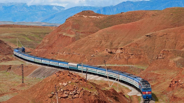 Железнодорожная магистраль «Китай — Кыргызстан — Узбекистан» — проектируемая 454-километровая железная дорога.