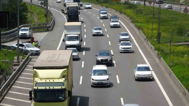 TEM Otoyolu’nun Ankara istikametinde de Kurban Bayramı trafiği yoğunluğu başladı.