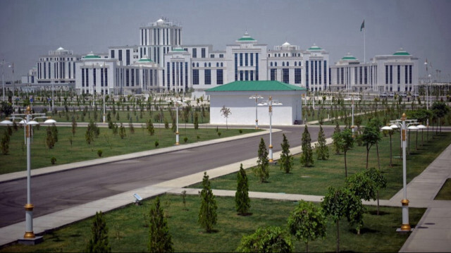 La ville nouvellement inaugurée d'Arkadag - nommée en l'honneur de l'ancien dirigeant du Turkménistan, Gourbangouly Berdymoukhamedov - à quelque 30 kilomètres de la capitale Ashgabat, le 29 juin 2023. Crédit photo: NATALIA KOLESNIKOVA / AFP