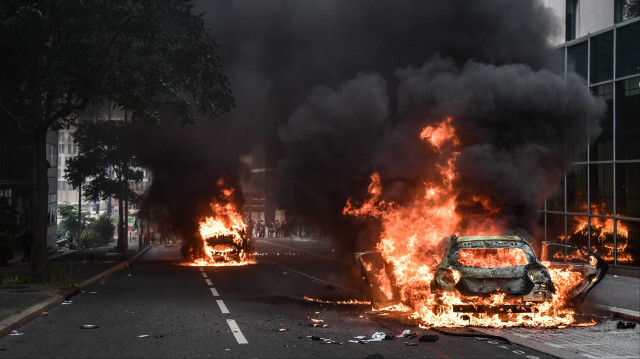 Fransa'da genç sürücünün polisin açtığı ateş sonucu ölümünün ardından tansiyon yükseldi.