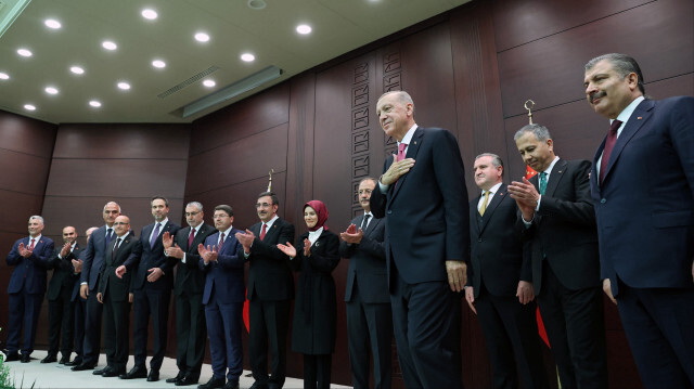 Cumhurbaşkanı Recep Tayyip Erdoğan, Çankaya Köşkü’nde düzenlediği basın toplantısında yeni kabine üyelerini açıkladı.

